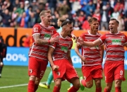 清晨德甲焦点战，成都蓉城门线救险，悬念犹存，细节决定成败